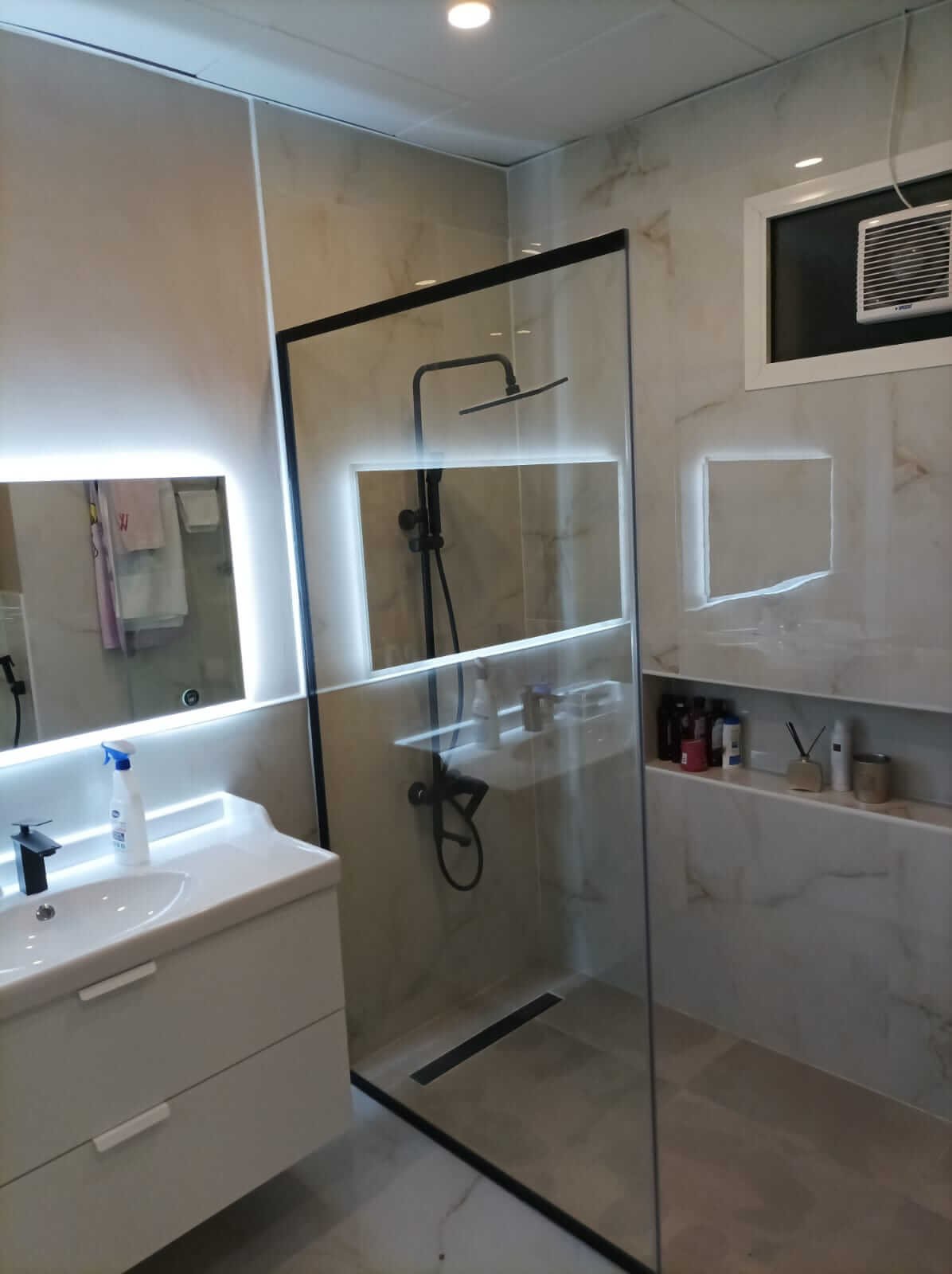 Shower Glass Enclosures project image 2